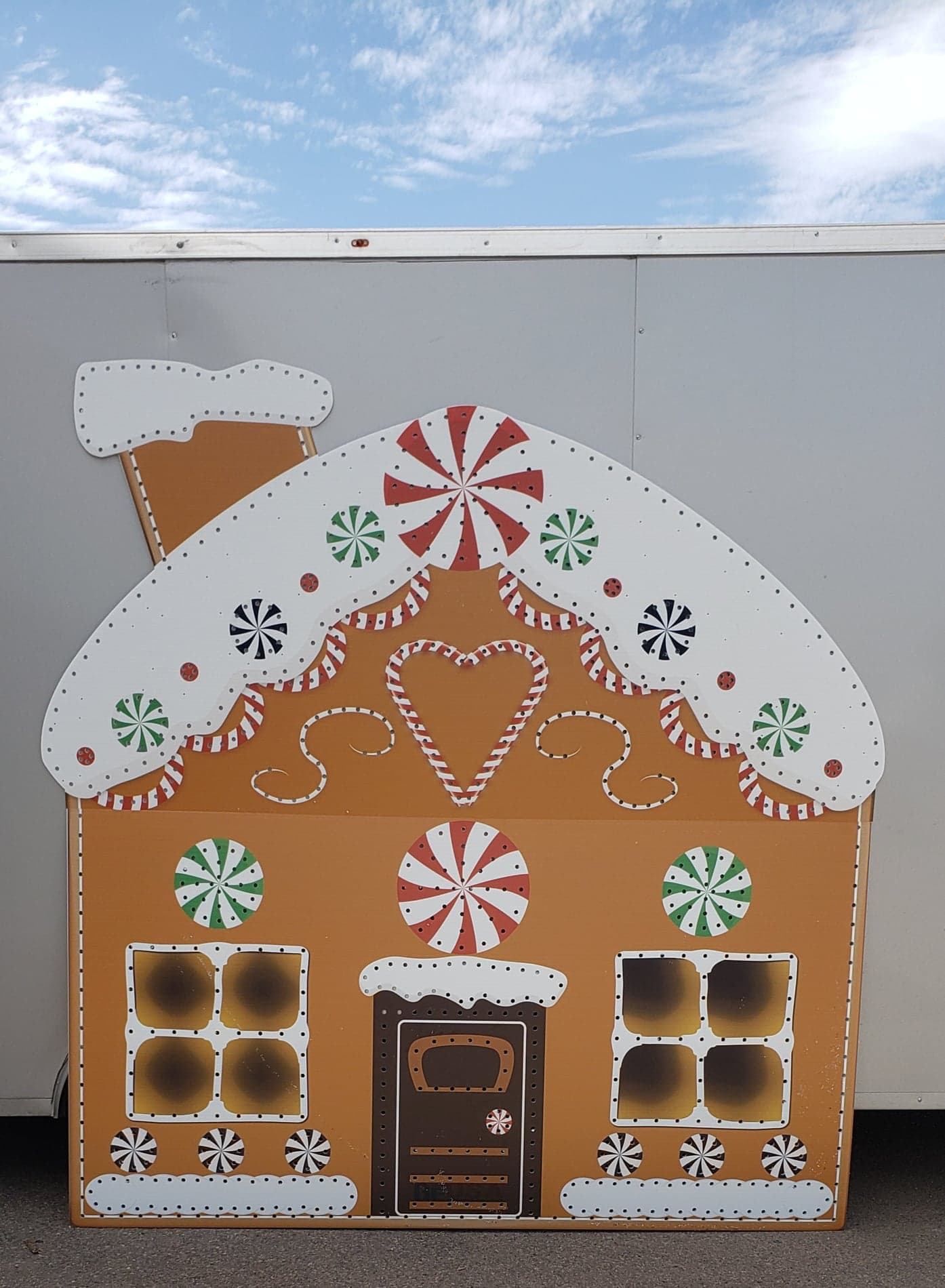 IMPRESSION Gingerbread House - 8ft