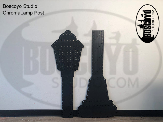 ChromaLamp Post with Wreath 16'