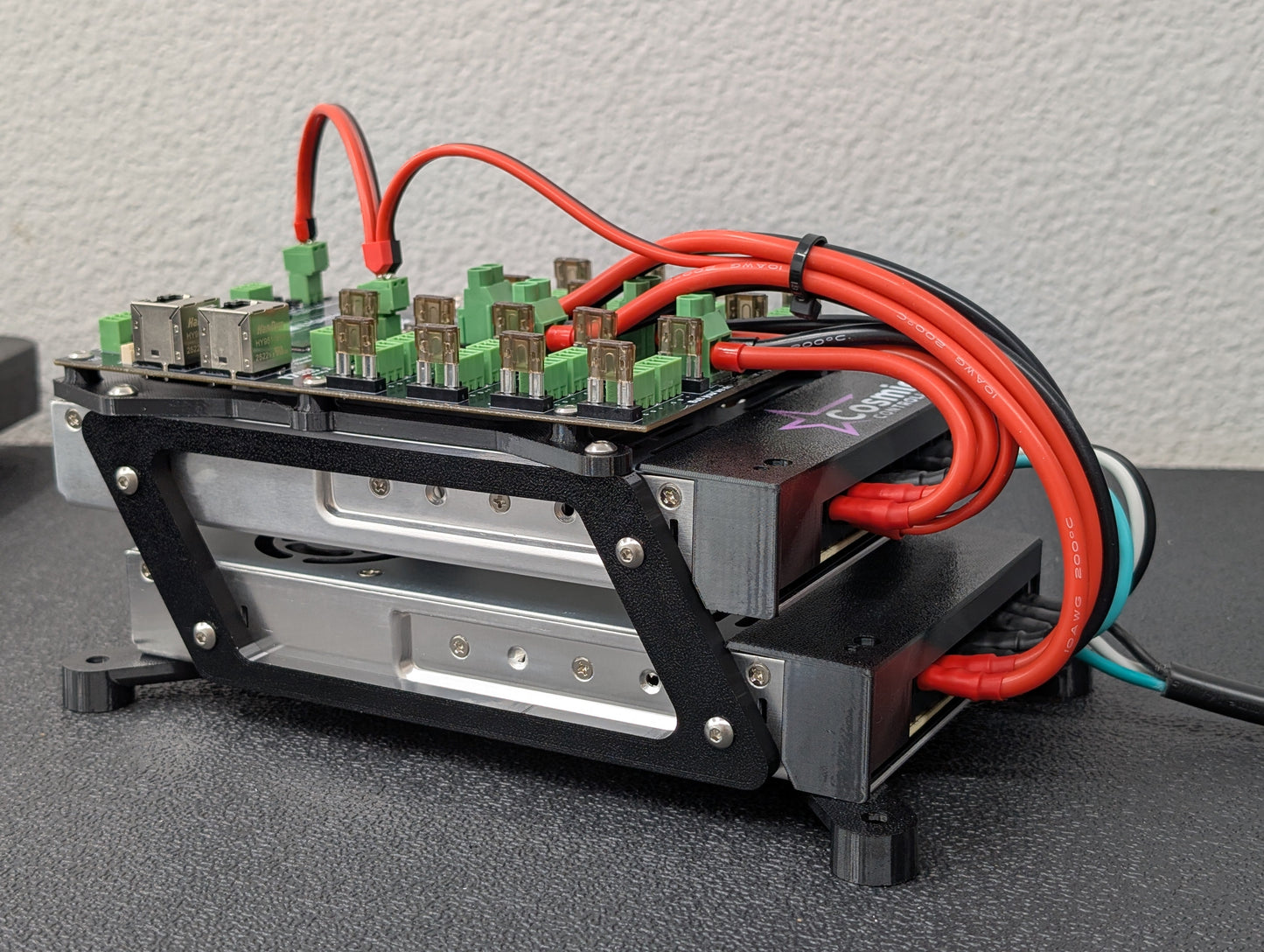 Baldrick17 – Ready-to-Run Pixel Controller (Cosmic Pro-Series)