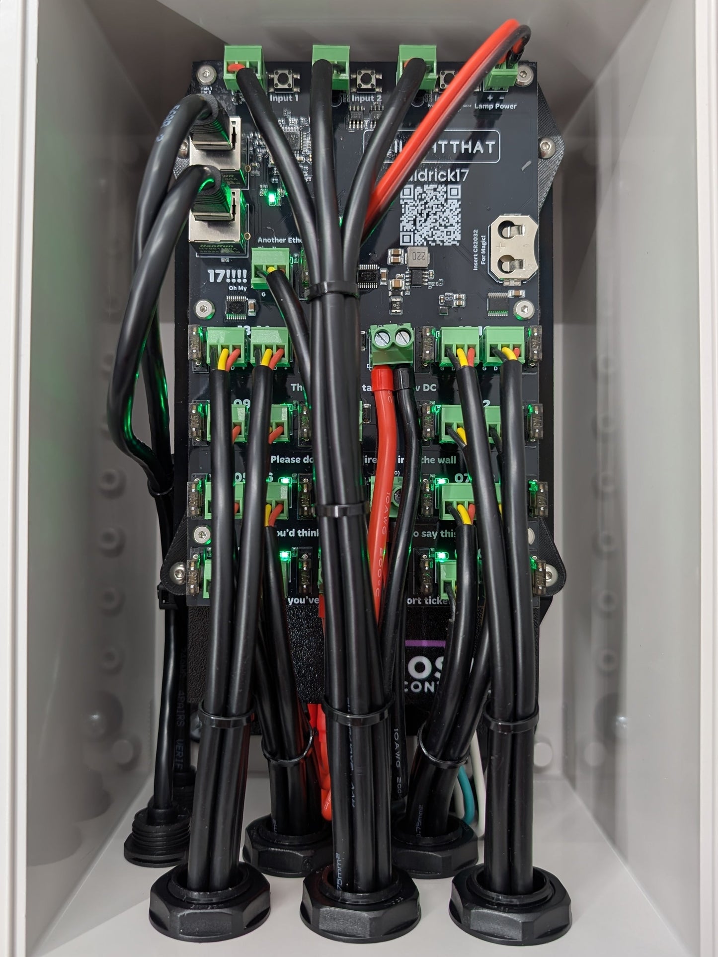 Baldrick17 – Ready-to-Run Pixel Controller (Cosmic Pro-Series)