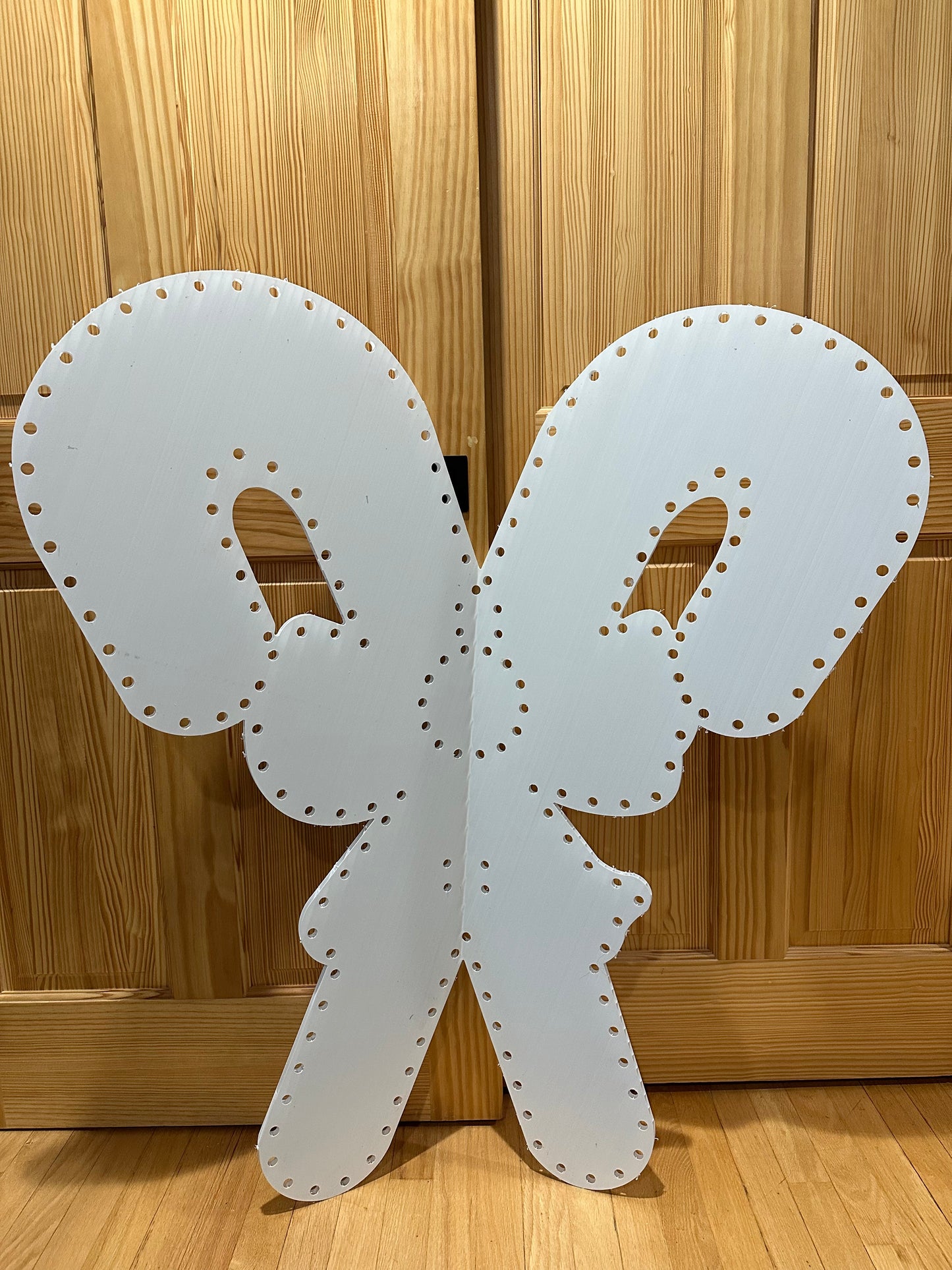 Double candy canes w/bow scored