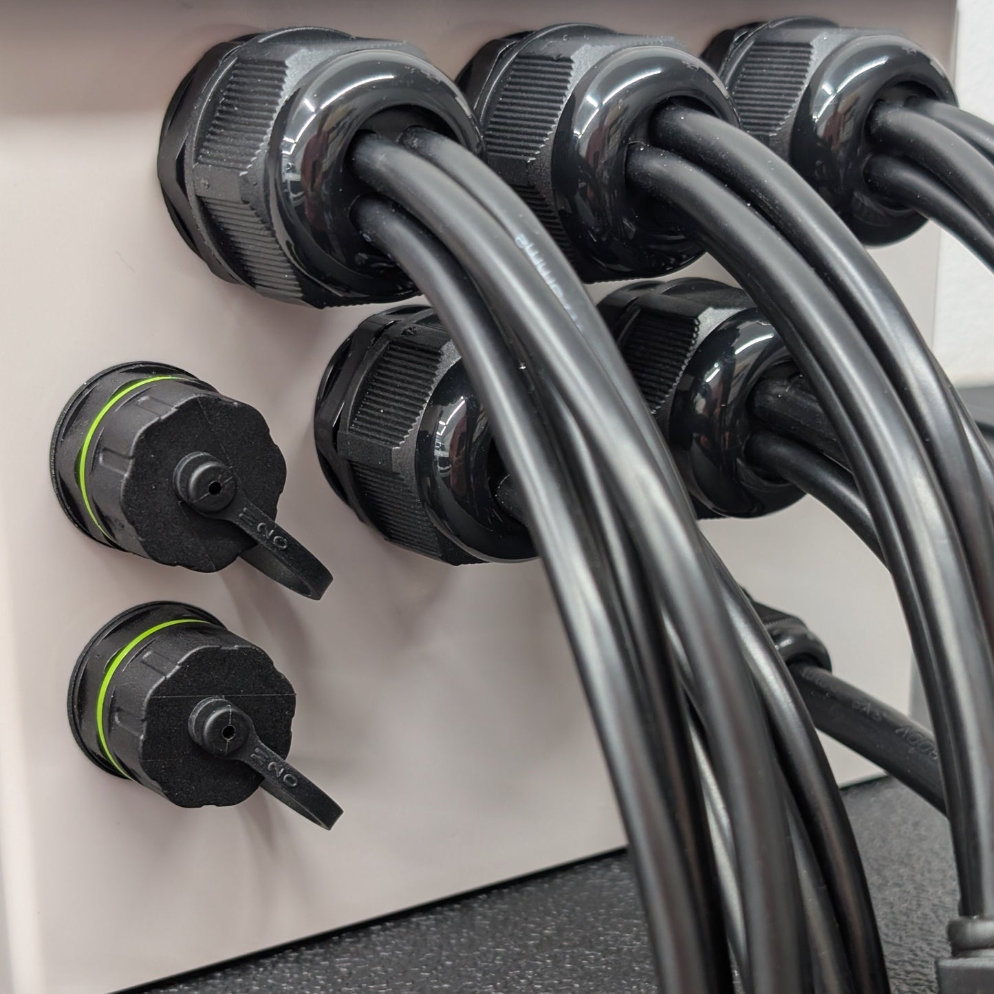 Baldrick17 – Ready-to-Run Pixel Controller (Cosmic Pro-Series)