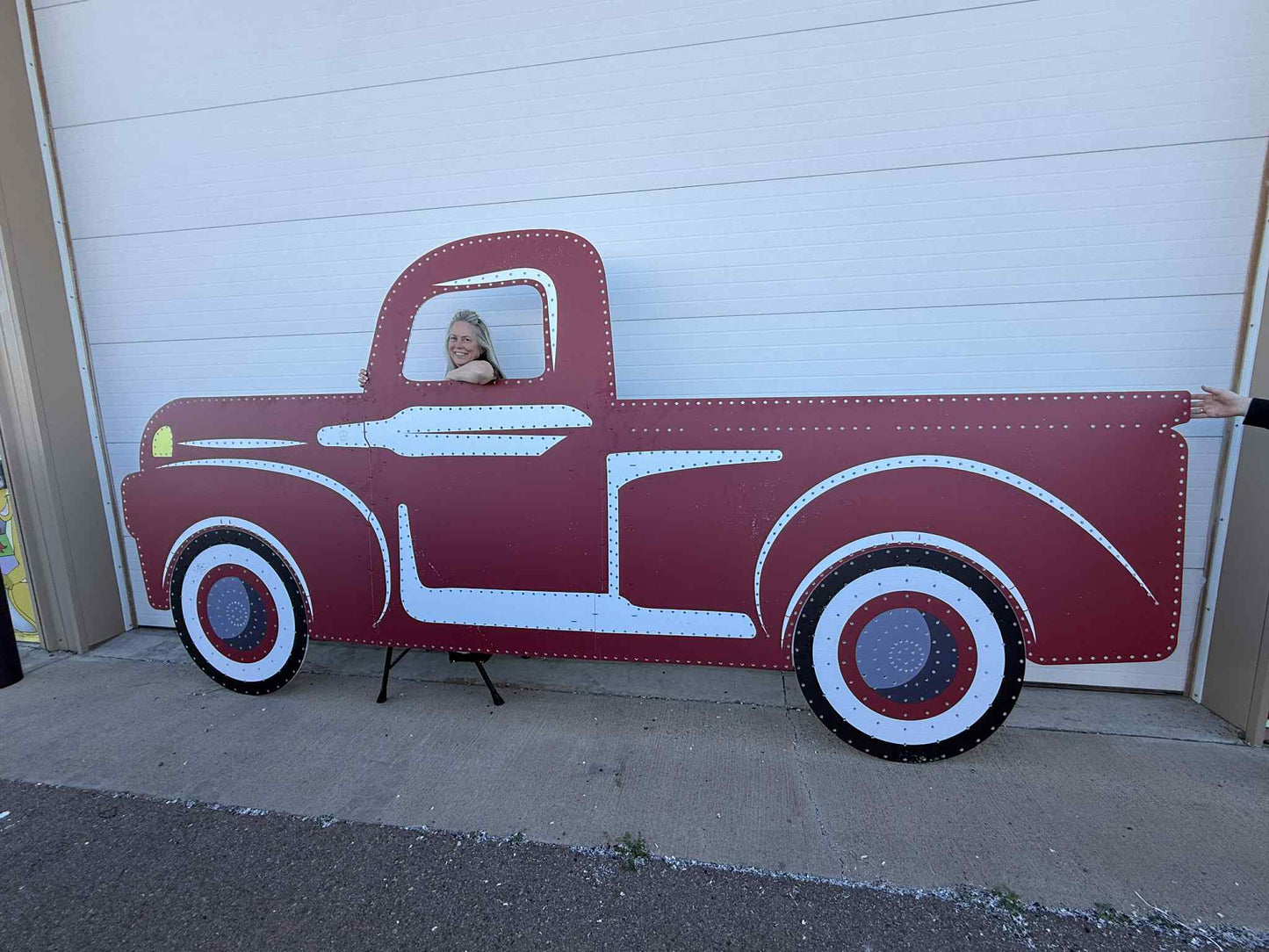 IMPRESSION Holiday Truck