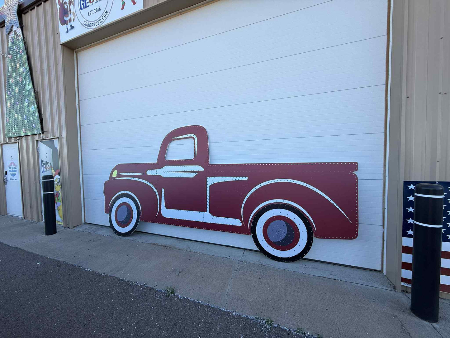 IMPRESSION Holiday Truck