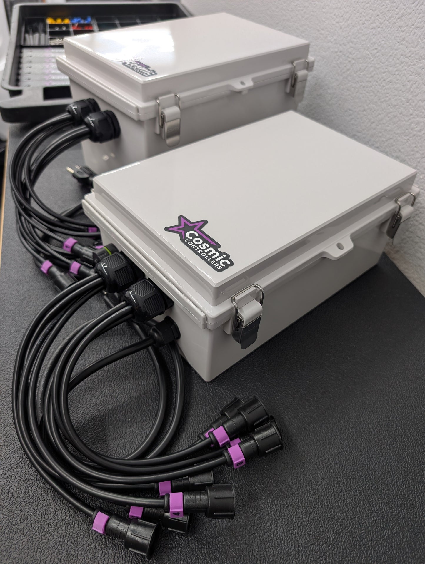 Baldrick8 – Ready-to-Run Pixel Controller (Cosmic 8-Series)